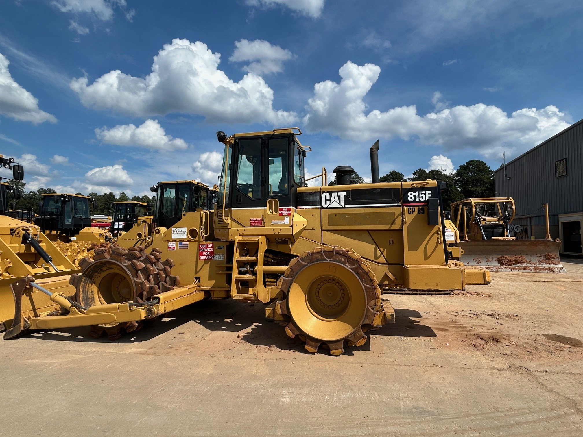 CAT 815F