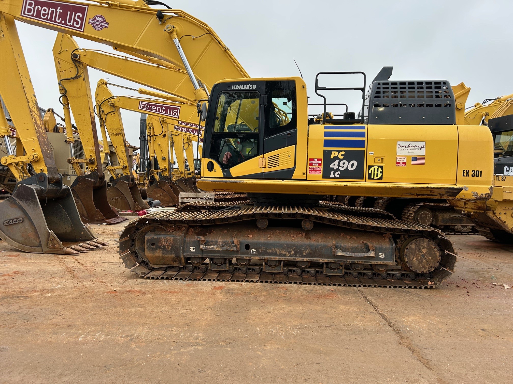 KOMATSU PC490LC